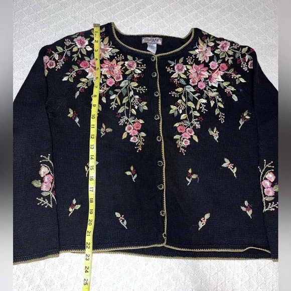 TIARA Women Floral Embroidered
Cardigan 14/16 Black Ramie Cotton
Cottagecore - Picture 8 of 10